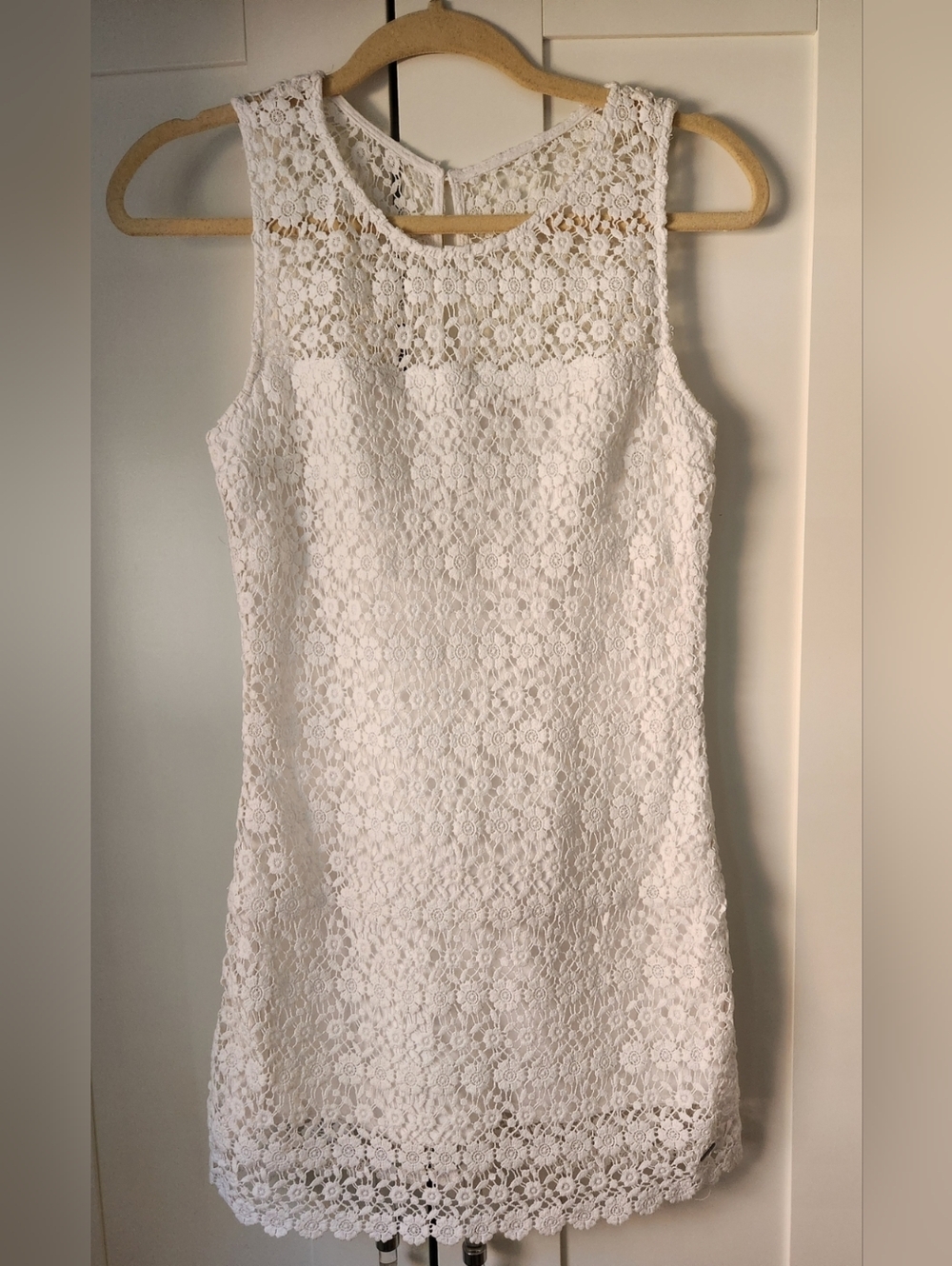 Hollister White Crochet Seeveless Shift Dress